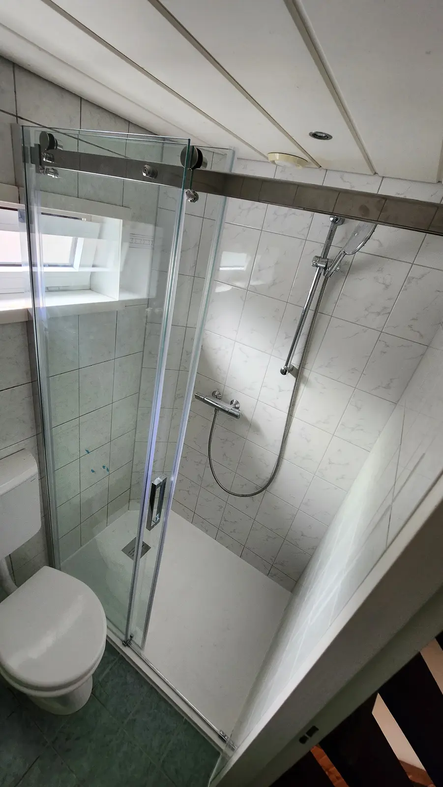 Nieuwe luxe badkamer voor renovatie