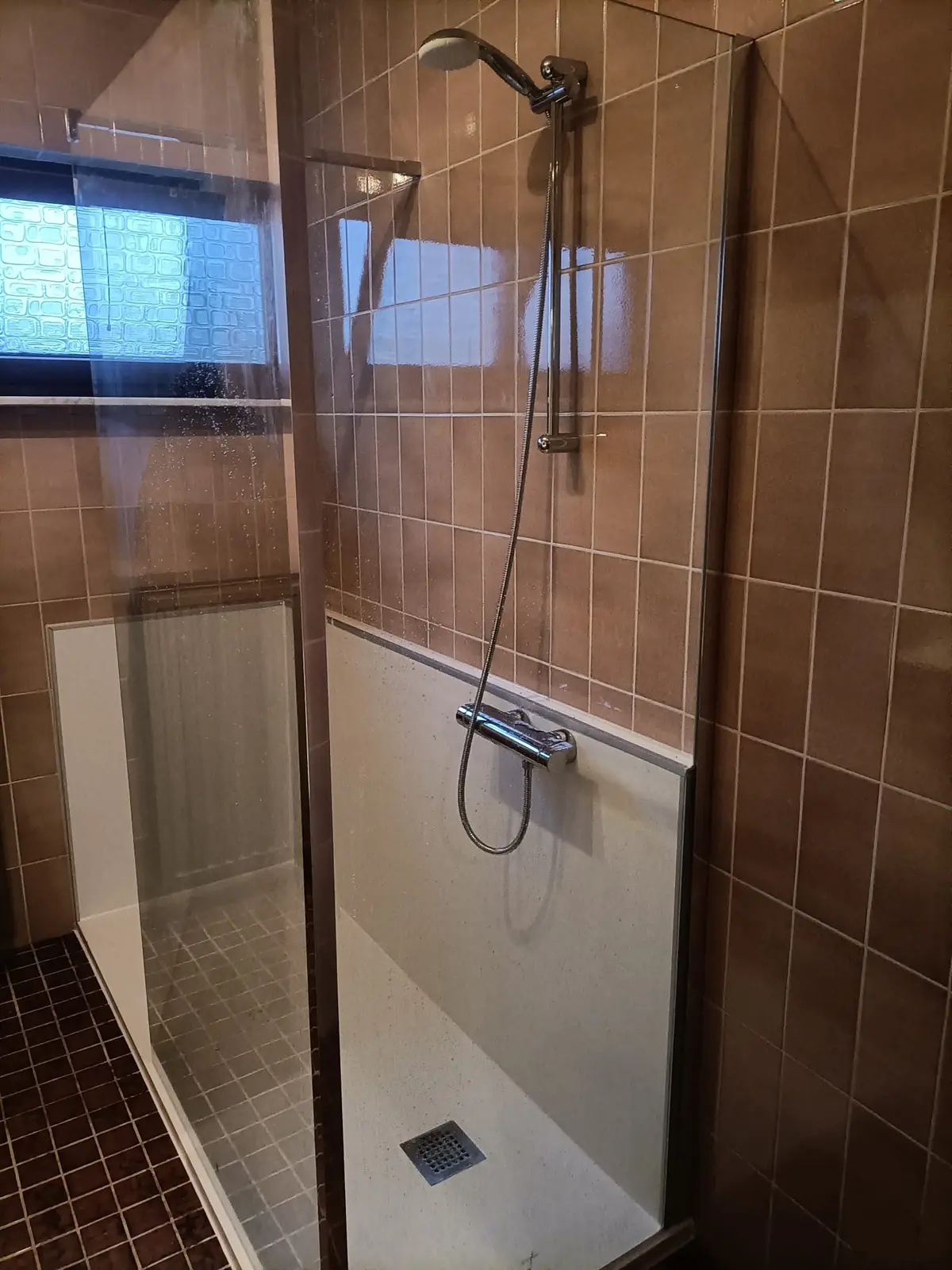 Seniorvriendelijke douche na renovatie